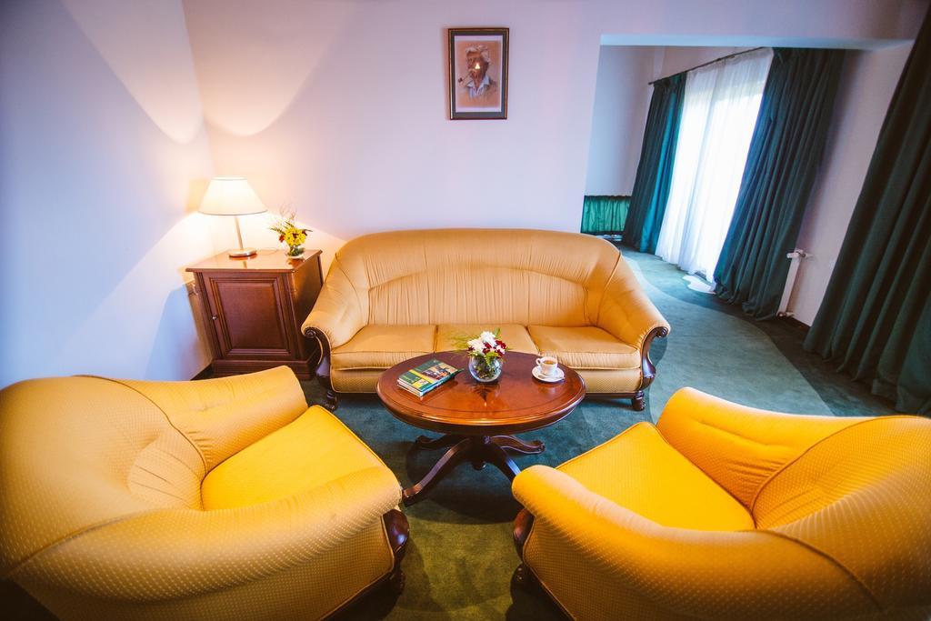 Golf Hotel Pianu Pianu de Jos Номер фото